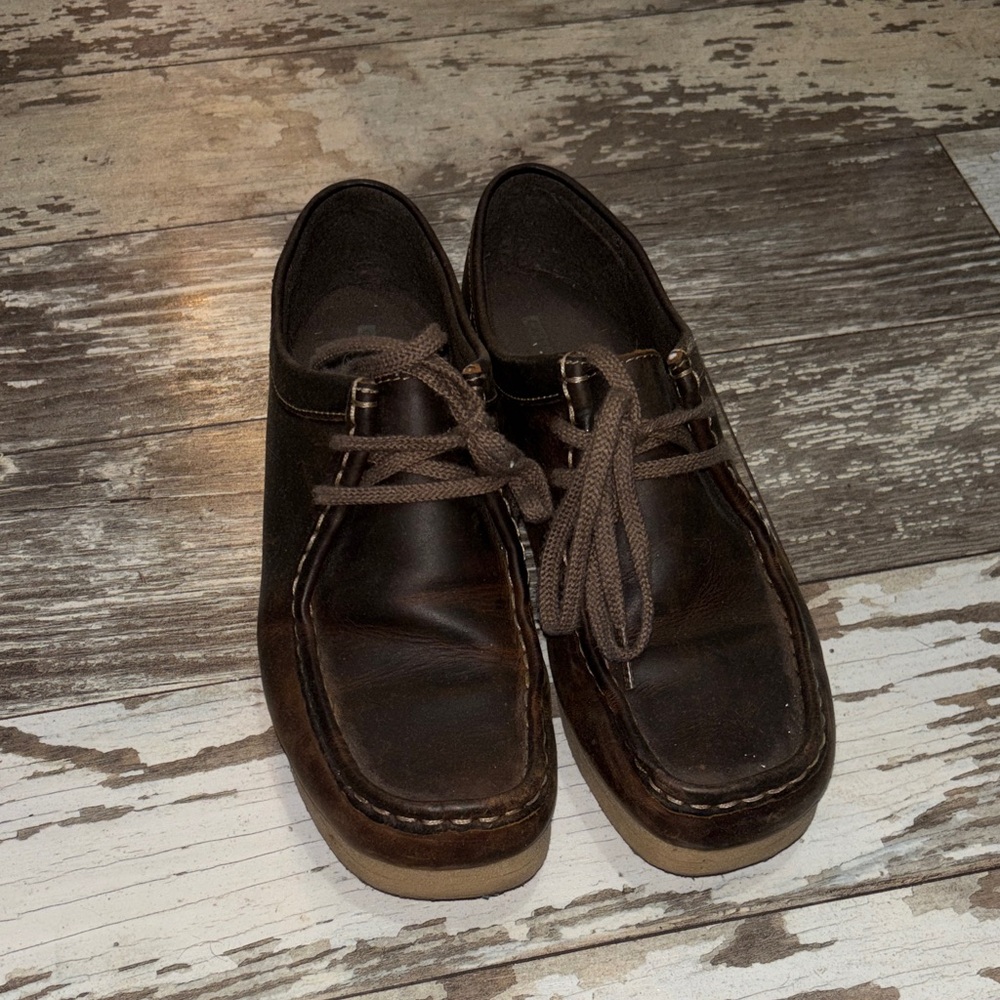 Clarks women’s  Dark Brown Leather Chukka Boots